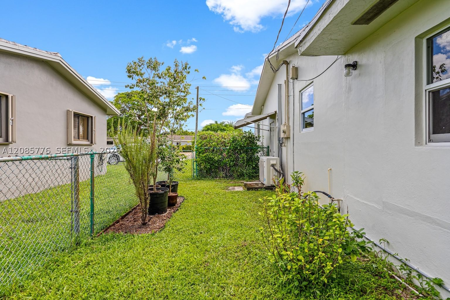 Real estate property located at 1126 Hawthorne Cir, Broward, Hollywood Hills Amen Plat, Hollywood, FL