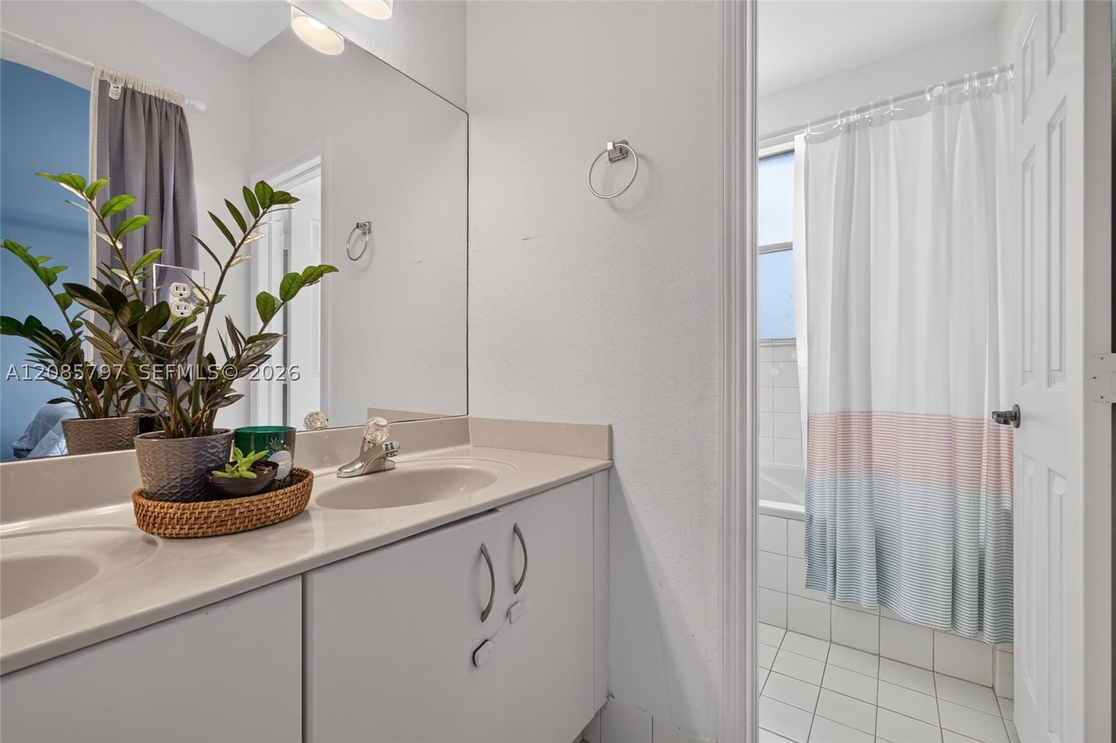 Real estate property located at 10861 79th St, Miami-dade, Islands At Doral 1st Addn, Doral, FL