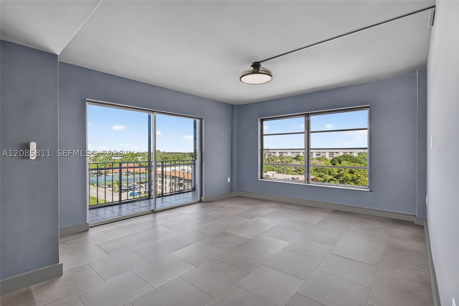 Real estate property located at 4174 Inverrary Dr #815, Broward, Manors Of Inverrary Xi, Lauderhill, FL