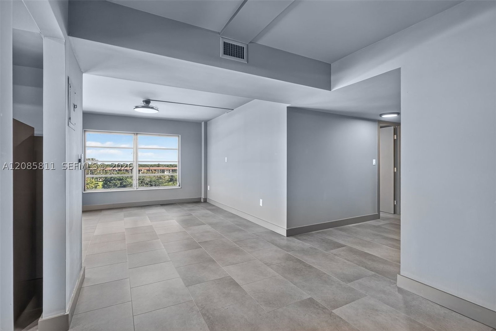 Real estate property located at 4174 Inverrary Dr #815, Broward, Manors Of Inverrary Xi, Lauderhill, FL