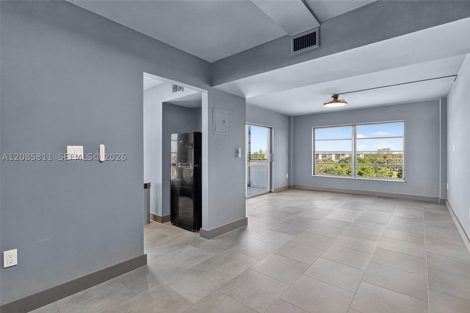 Real estate property located at 4174 Inverrary Dr #815, Broward, Manors Of Inverrary Xi, Lauderhill, FL