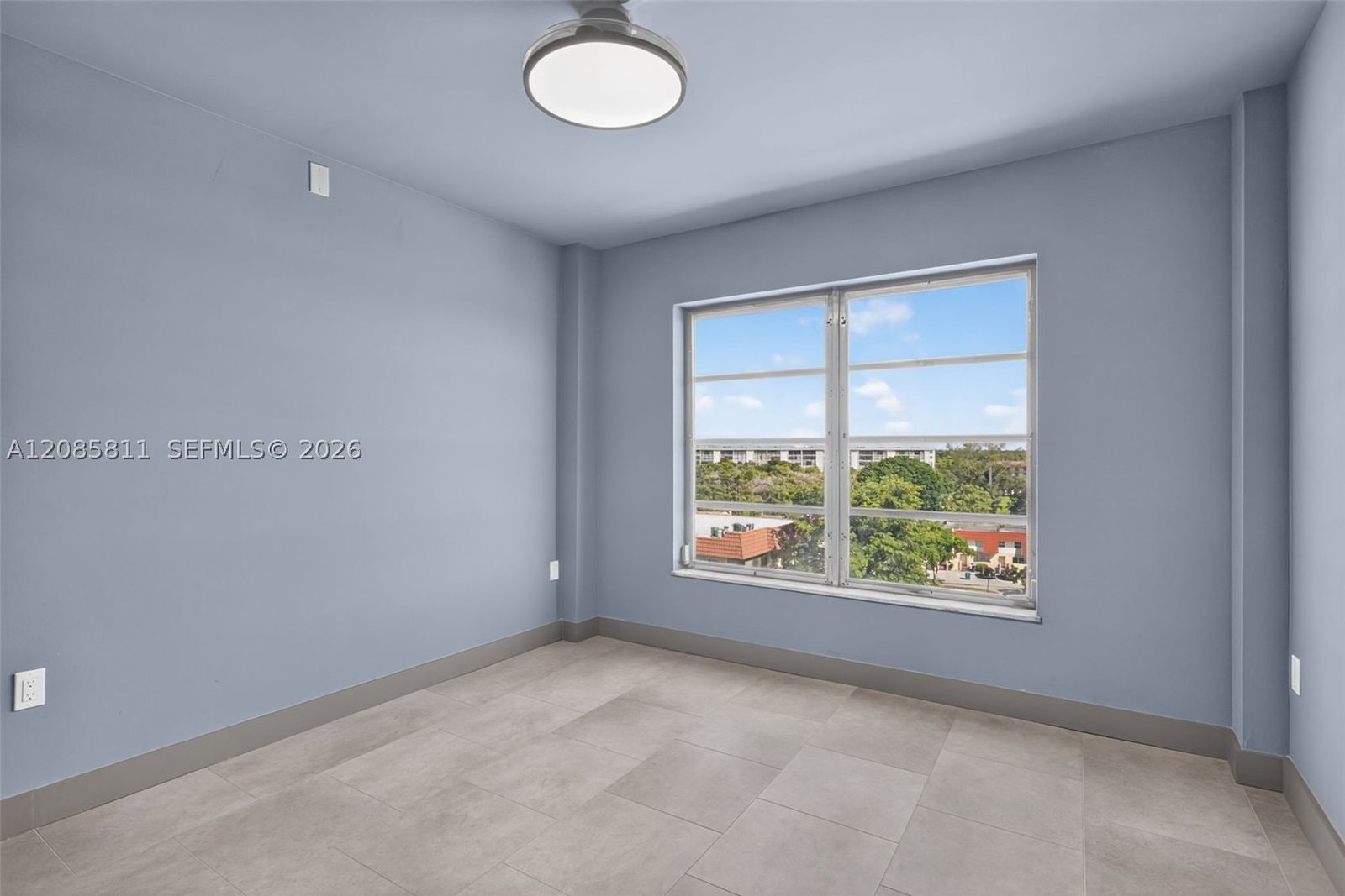 Real estate property located at 4174 Inverrary Dr #815, Broward, Manors Of Inverrary Xi, Lauderhill, FL
