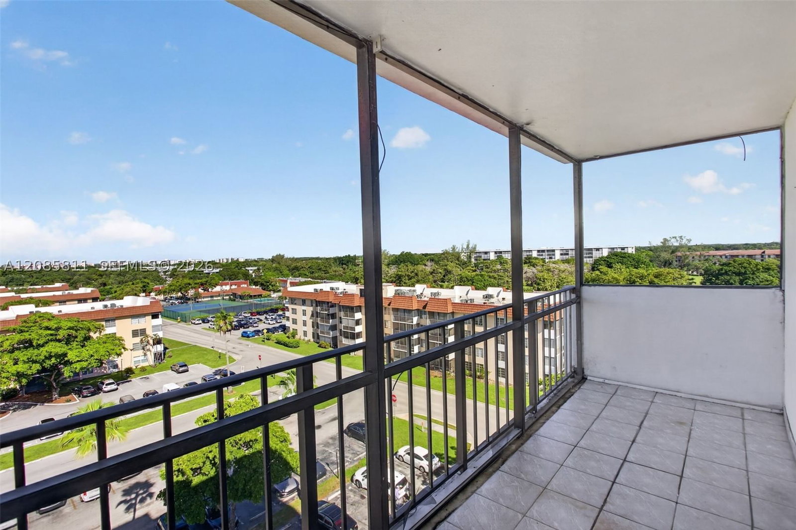 Real estate property located at 4174 Inverrary Dr #815, Broward, Manors Of Inverrary Xi, Lauderhill, FL