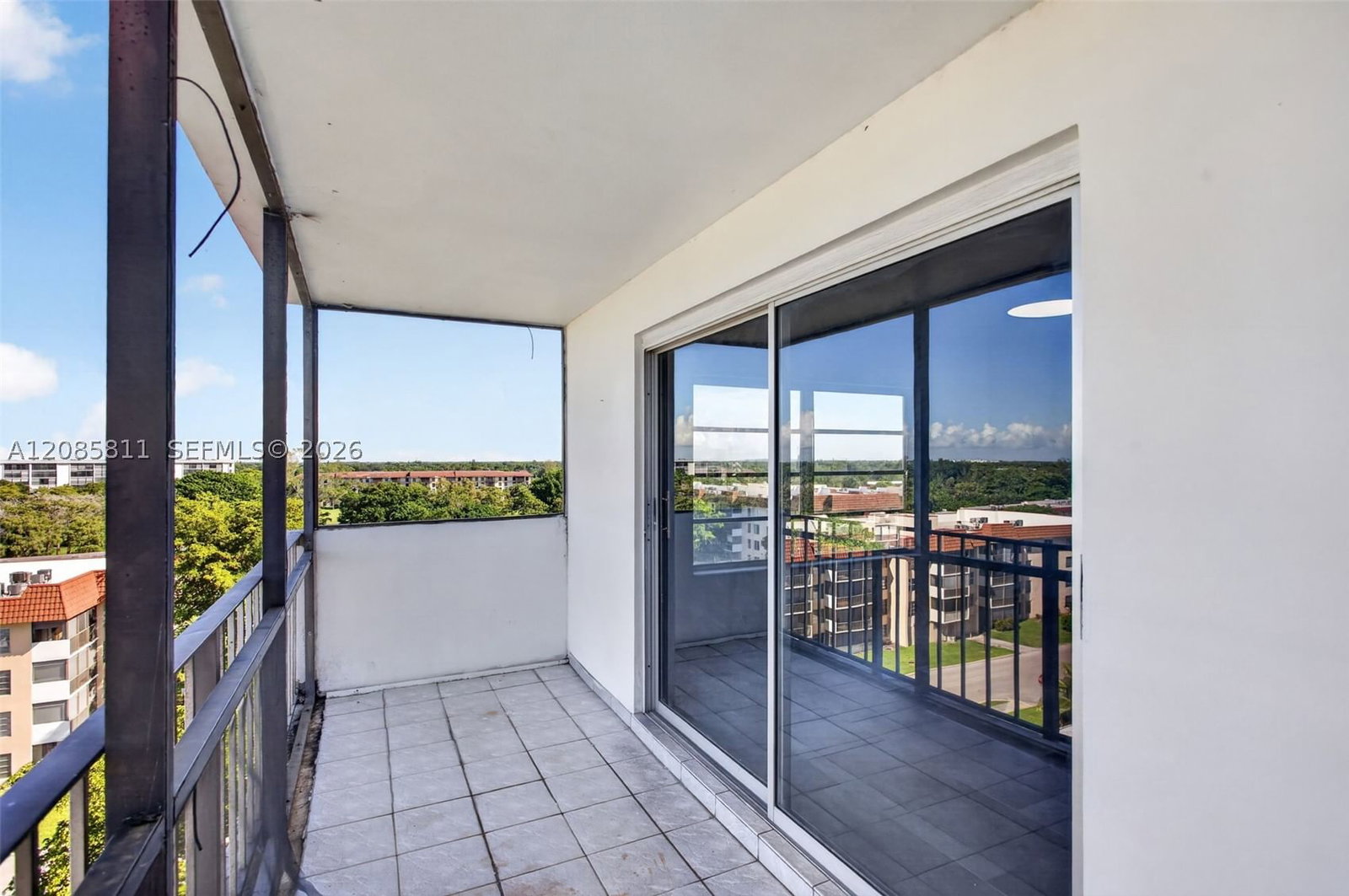 Real estate property located at 4174 Inverrary Dr #815, Broward, Manors Of Inverrary Xi, Lauderhill, FL