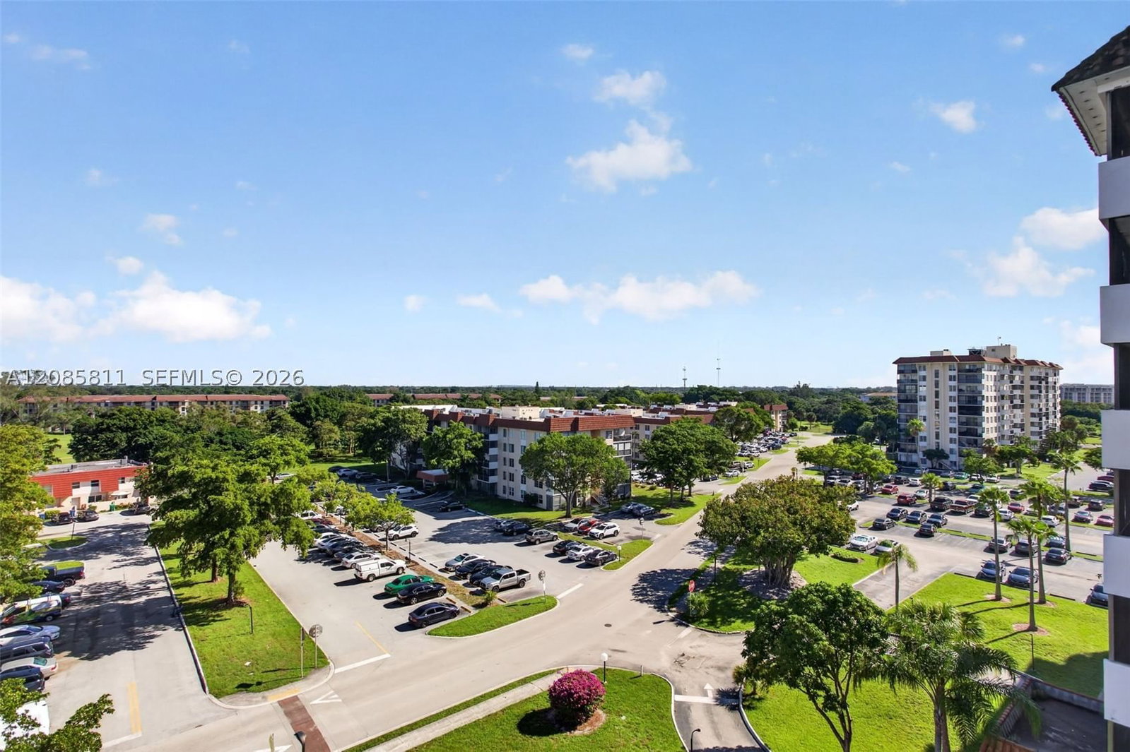 Real estate property located at 4174 Inverrary Dr #815, Broward, Manors Of Inverrary Xi, Lauderhill, FL