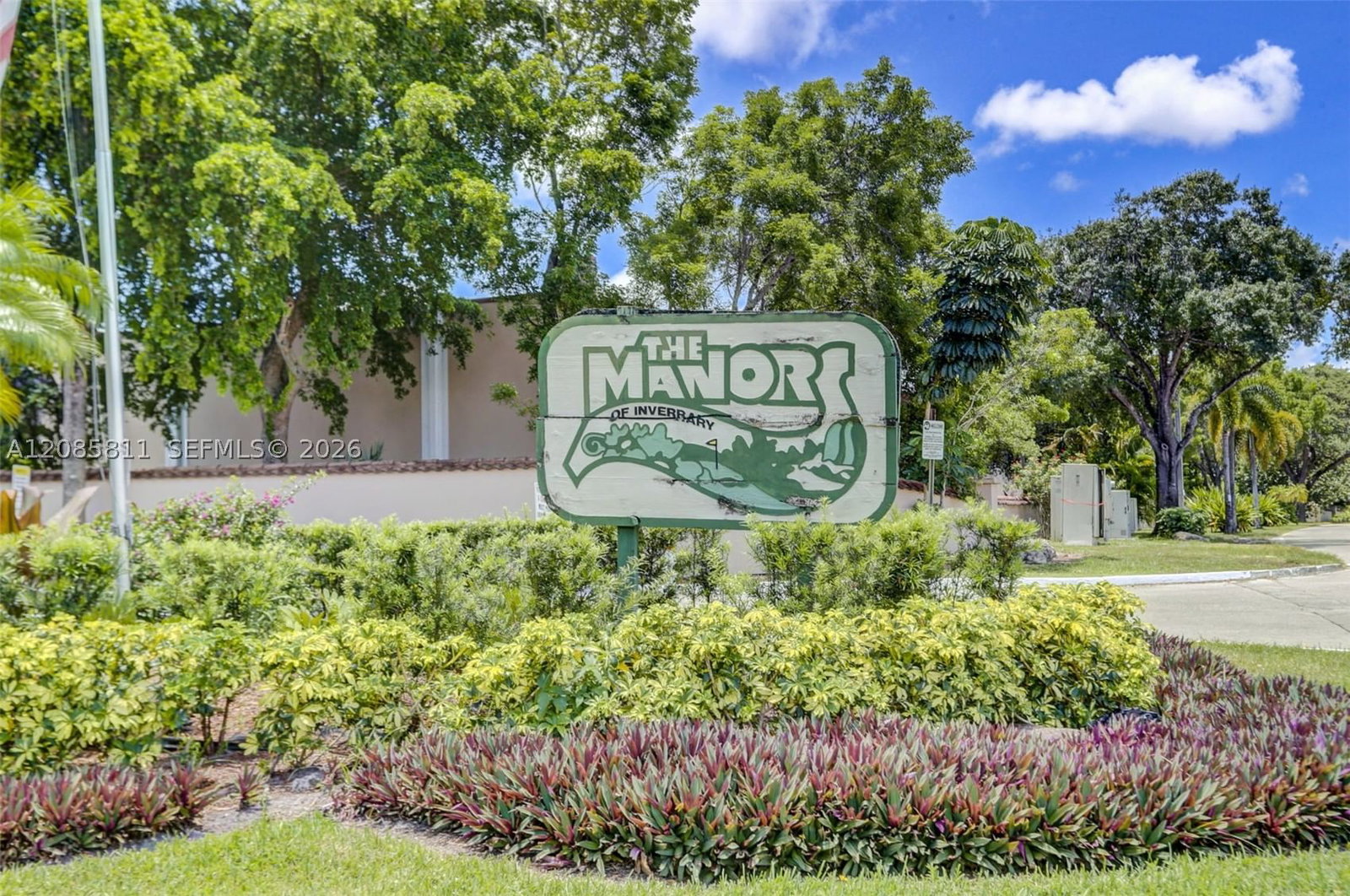 Real estate property located at 4174 Inverrary Dr #815, Broward, Manors Of Inverrary Xi, Lauderhill, FL