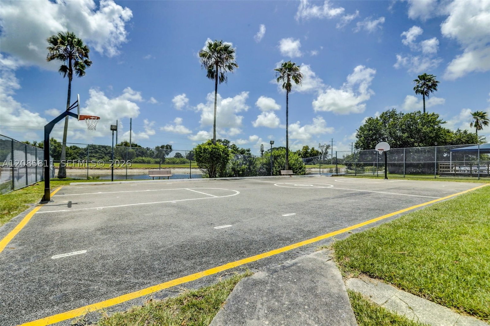Real estate property located at 4174 Inverrary Dr #815, Broward, Manors Of Inverrary Xi, Lauderhill, FL