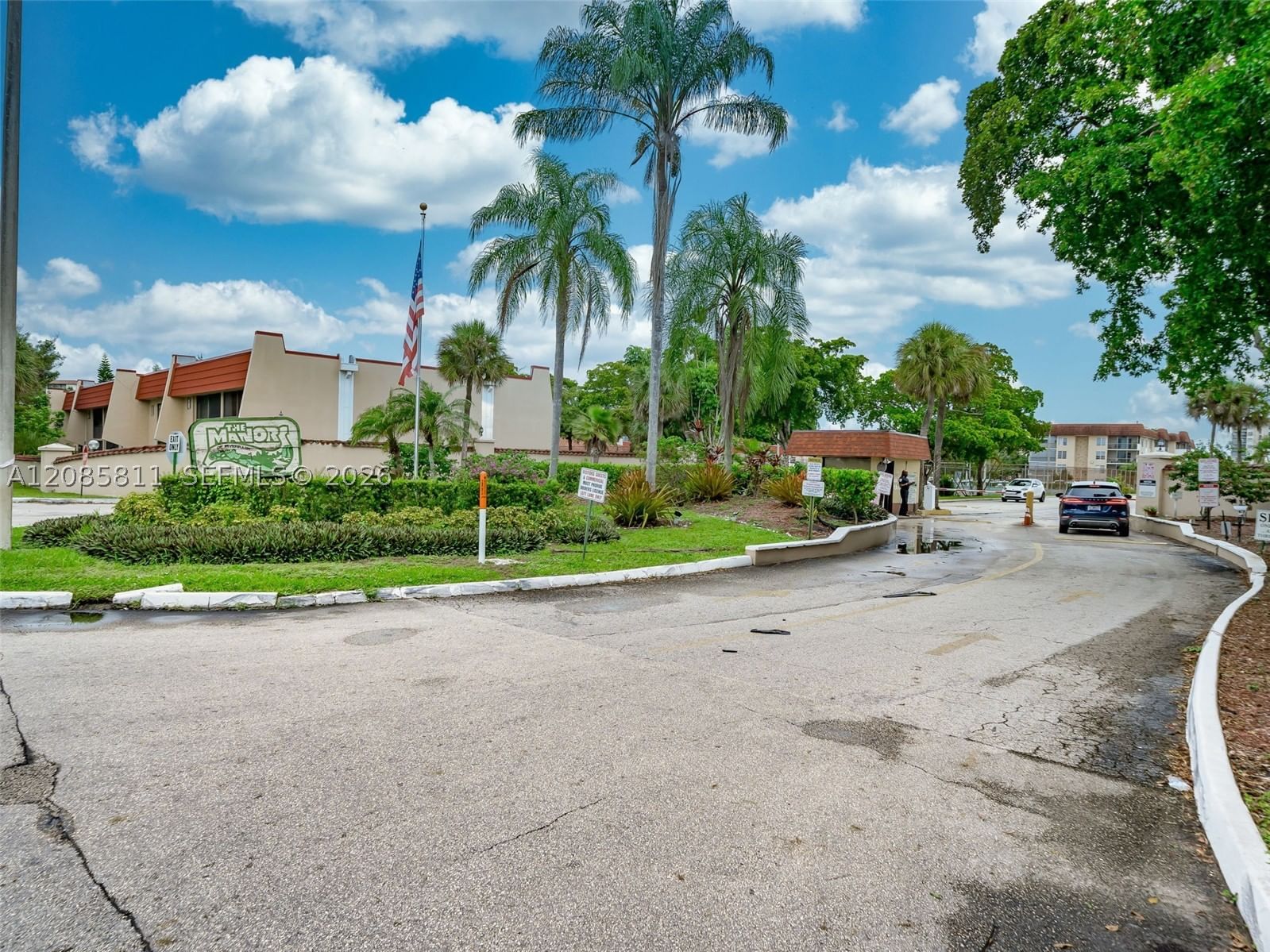 Real estate property located at 4174 Inverrary Dr #815, Broward, Manors Of Inverrary Xi, Lauderhill, FL