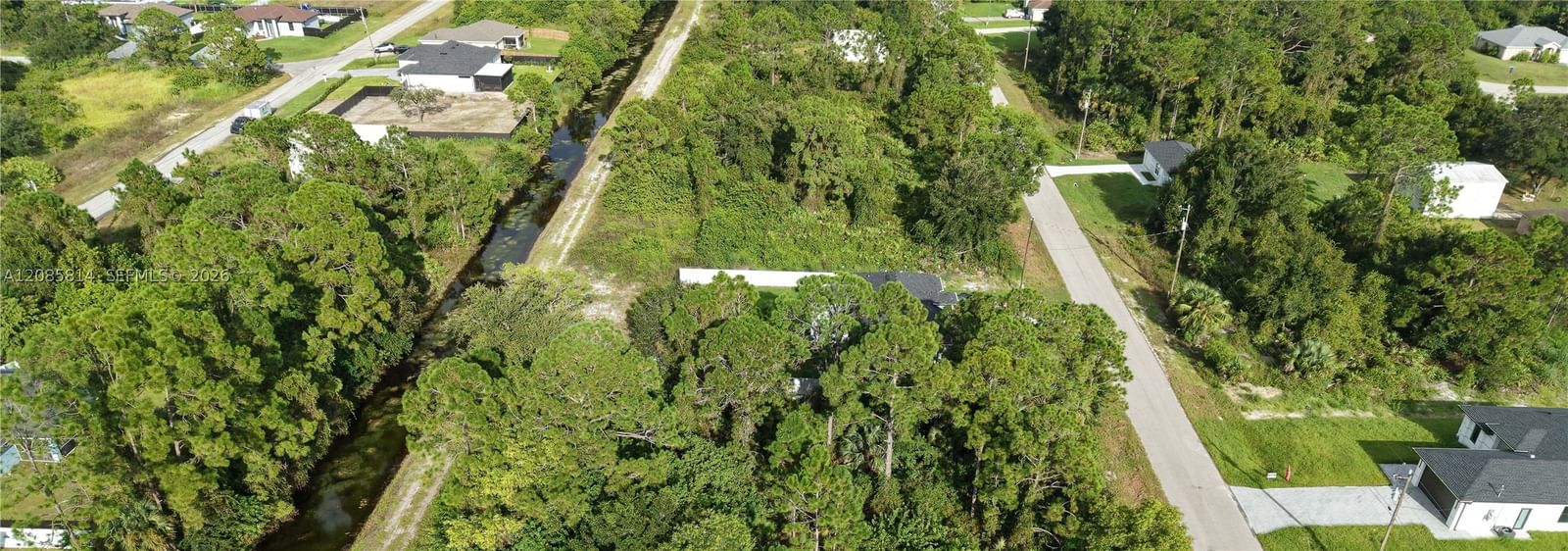 Real estate property located at 739 Theodore Vail St E, Lee, Lehigh Acres Unit 5, Lehigh Acres, FL