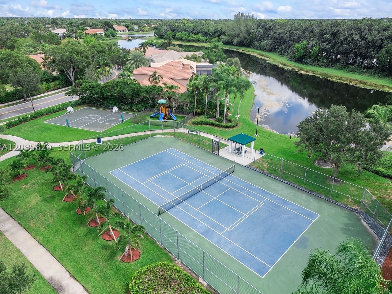 Real estate property located at 900 Spoonbill Cir, Broward, Orchid Island, Weston, FL