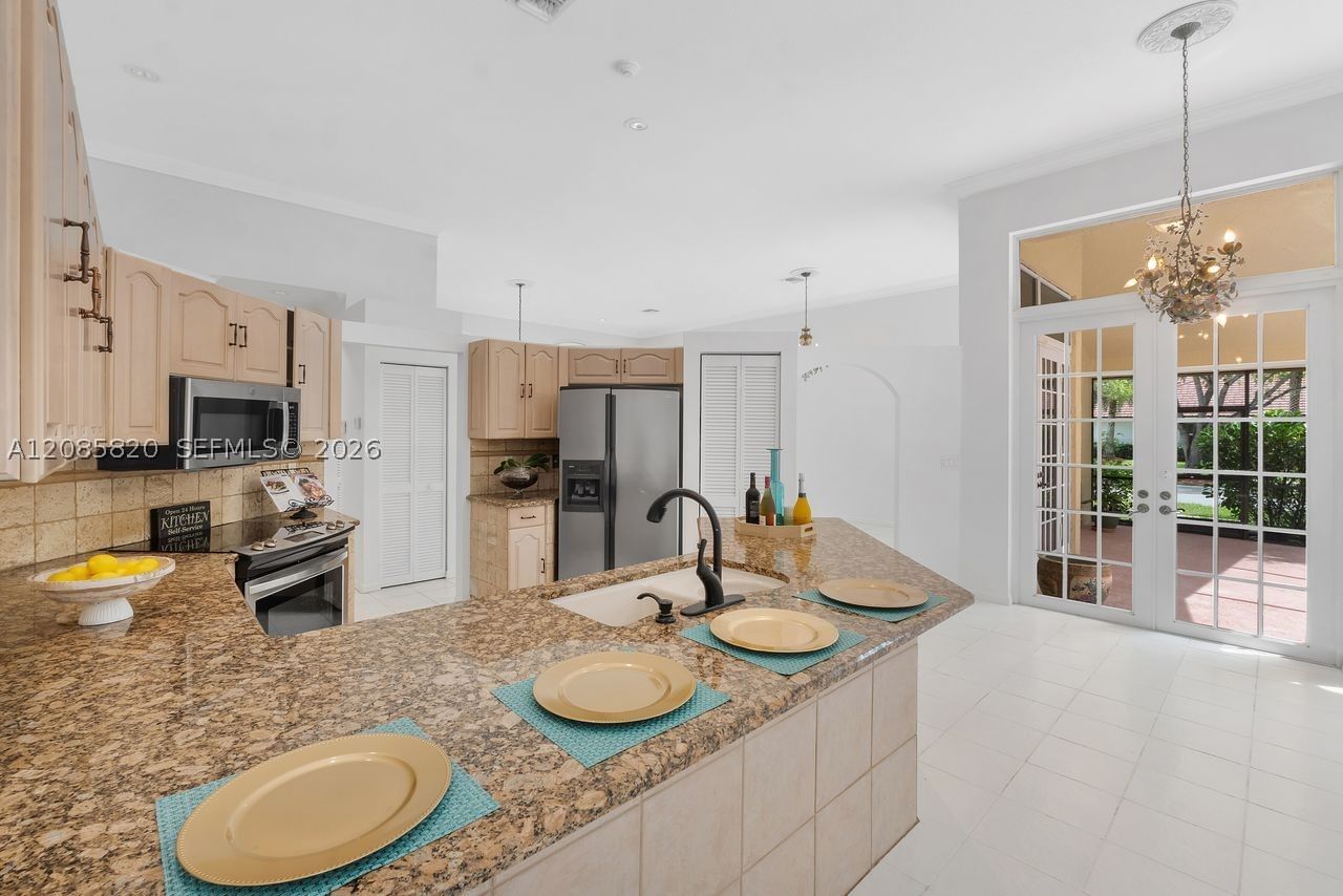 Real estate property located at 900 Spoonbill Cir, Broward, Orchid Island, Weston, FL