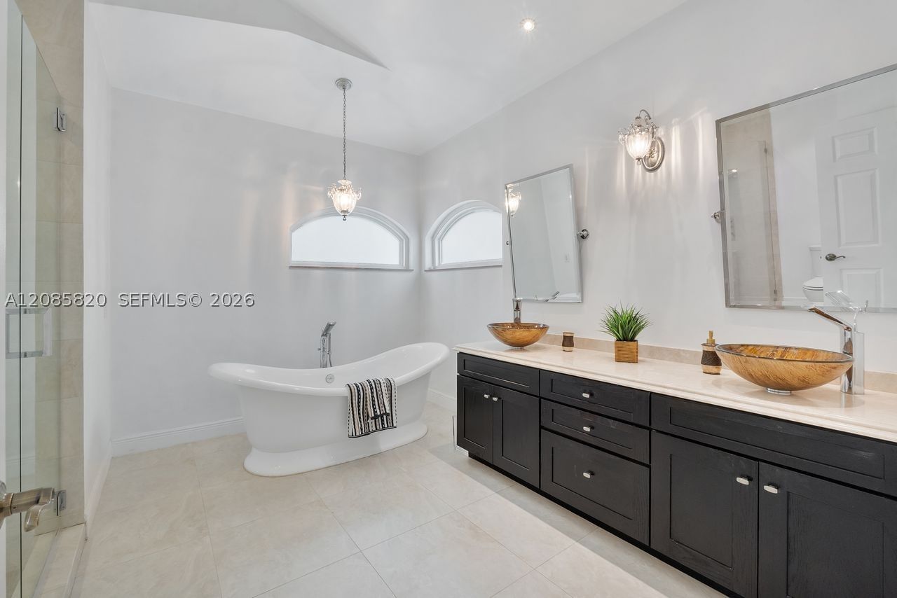 Real estate property located at 900 Spoonbill Cir, Broward, Orchid Island, Weston, FL
