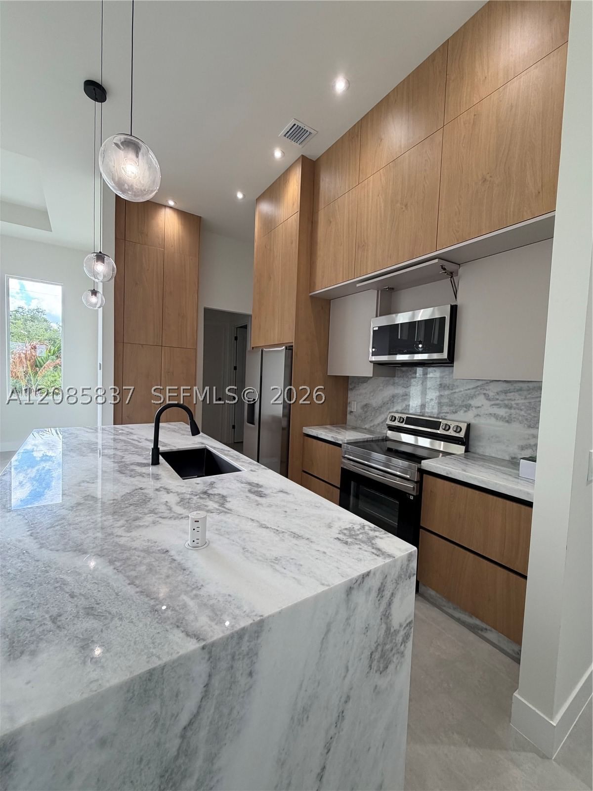 Real estate property located at 6013 Gene Ave, Lee, Willow Lake Addition, Lehigh Acres, FL