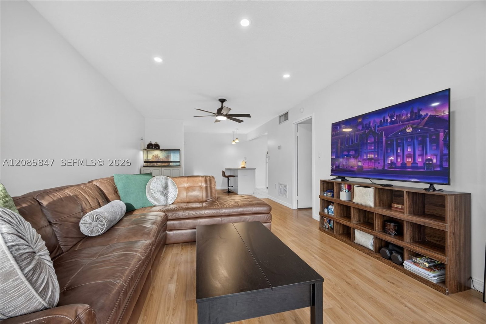 Real estate property located at 5767 Washington St F22, Broward, Holiday Park 1 Condo, Hollywood, FL