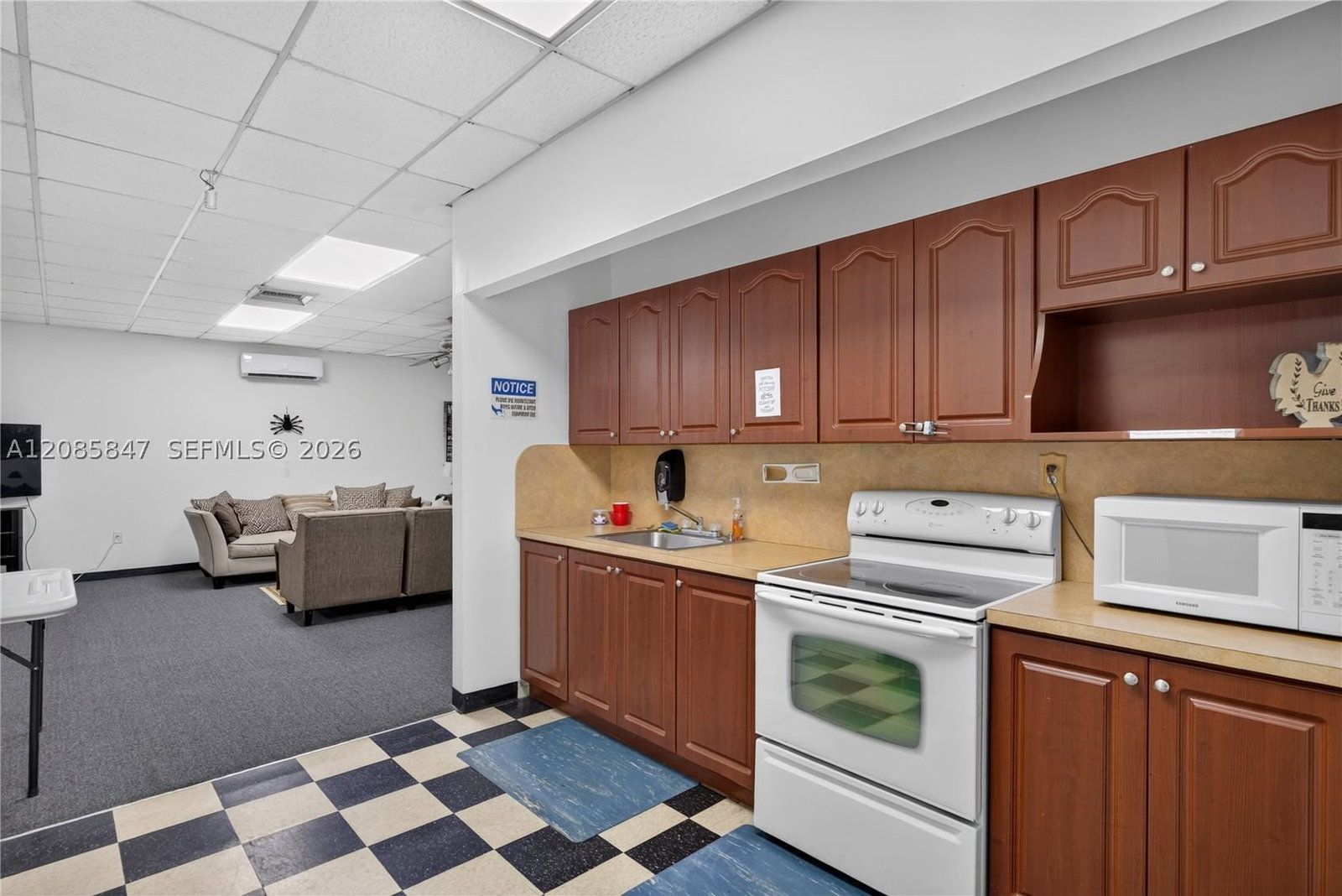 Real estate property located at 5767 Washington St F22, Broward, Holiday Park 1 Condo, Hollywood, FL