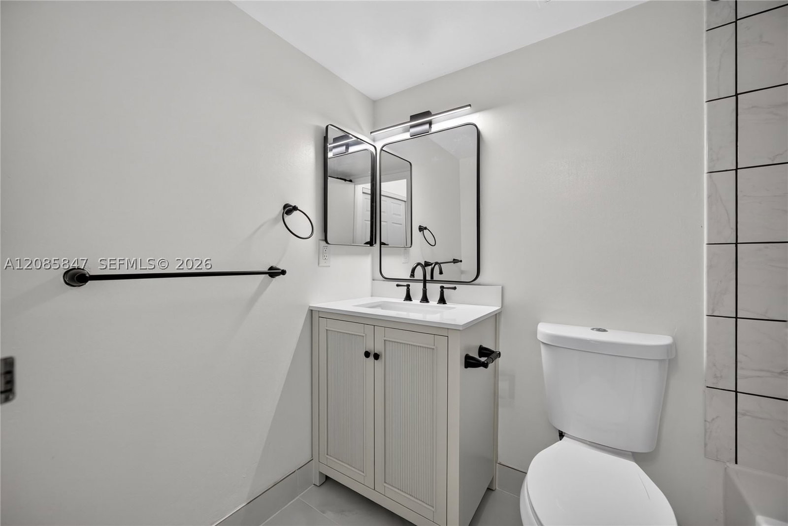 Real estate property located at 5767 Washington St F22, Broward, Holiday Park 1 Condo, Hollywood, FL
