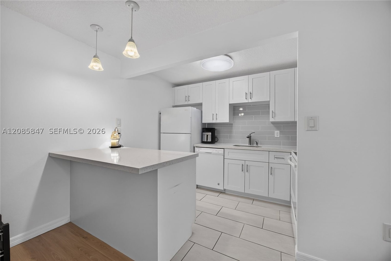 Real estate property located at 5767 Washington St F22, Broward, Holiday Park 1 Condo, Hollywood, FL