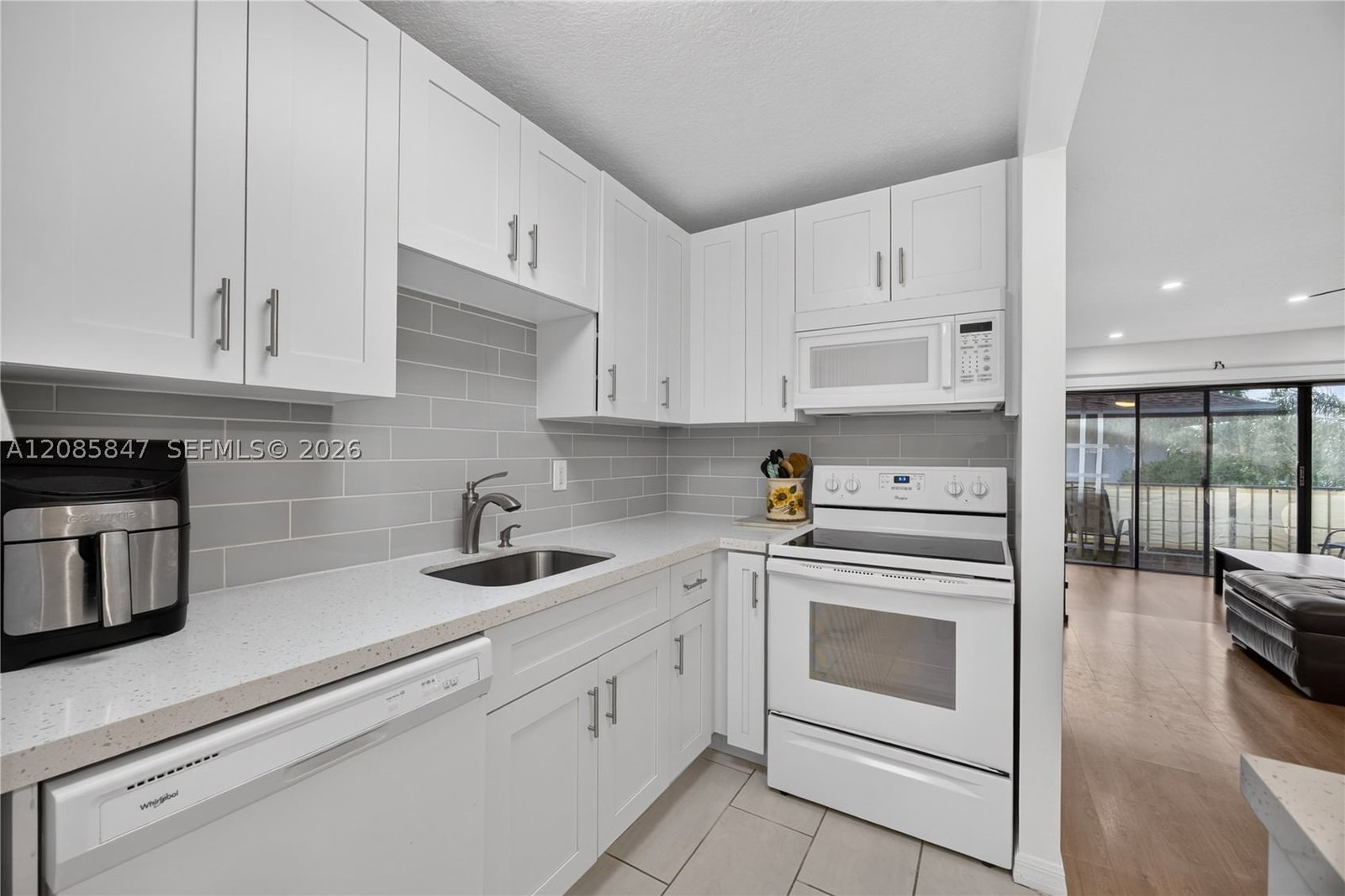 Real estate property located at 5767 Washington St F22, Broward, Holiday Park 1 Condo, Hollywood, FL