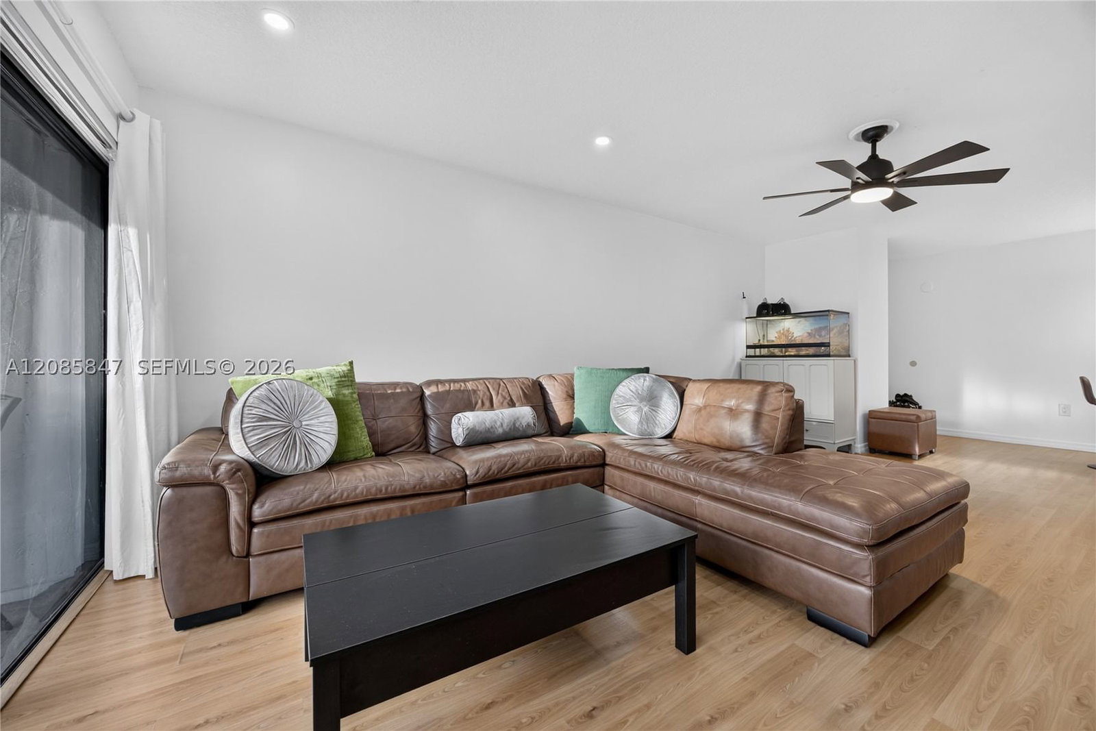 Real estate property located at 5767 Washington St F22, Broward, Holiday Park 1 Condo, Hollywood, FL