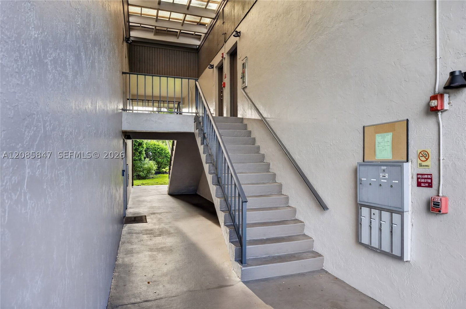 Real estate property located at 5767 Washington St F22, Broward, Holiday Park 1 Condo, Hollywood, FL