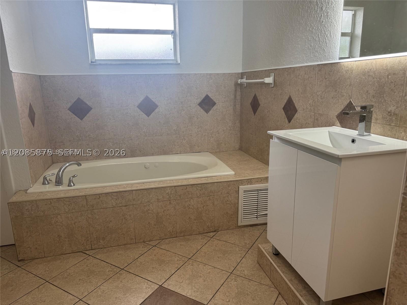 Real estate property located at 3241 4th St, Broward, Browardale, Lauderhill, FL