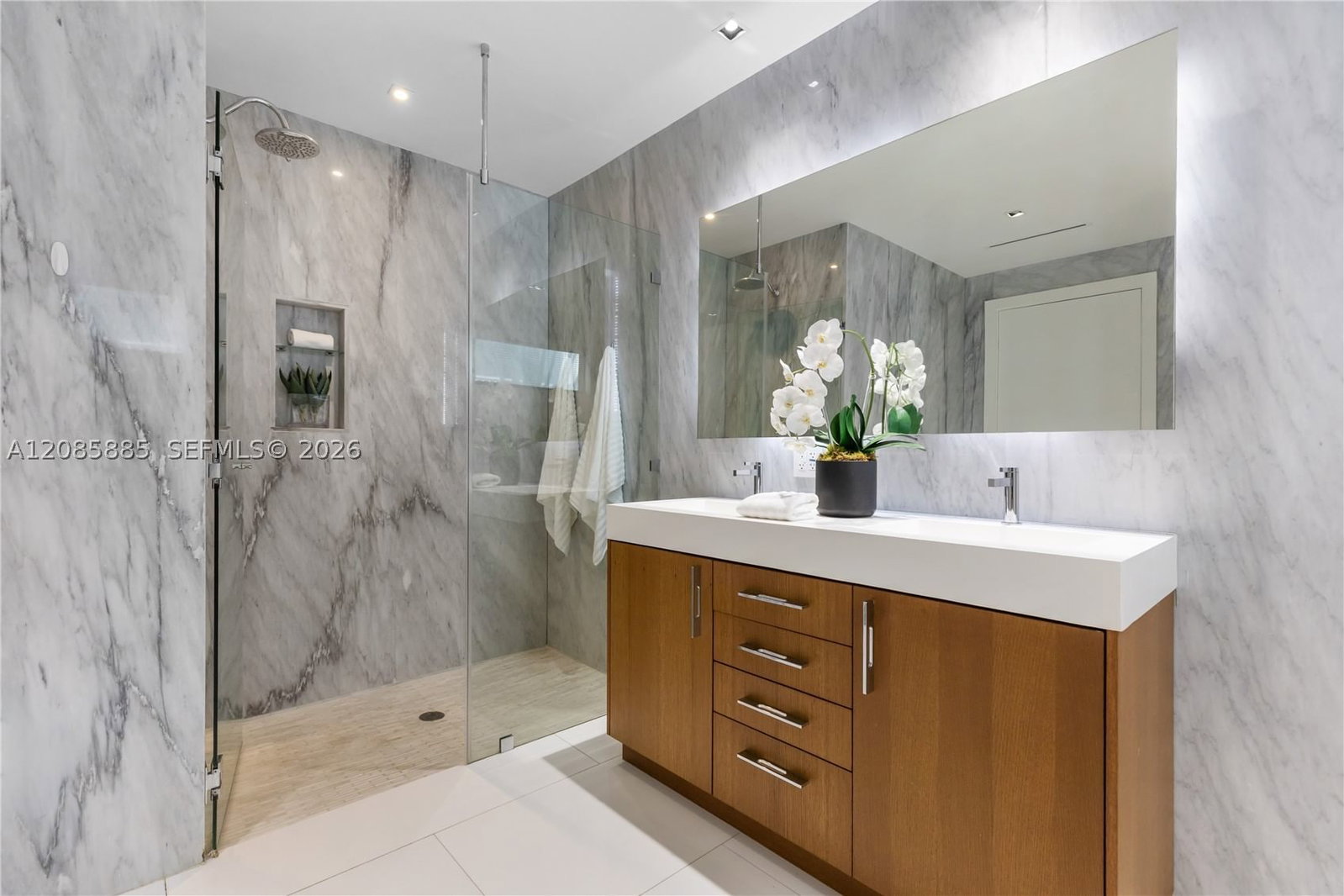Real estate property located at 350 Meridian Ave #201, Miami-dade, 350 Meridian Condo, Miami Beach, FL