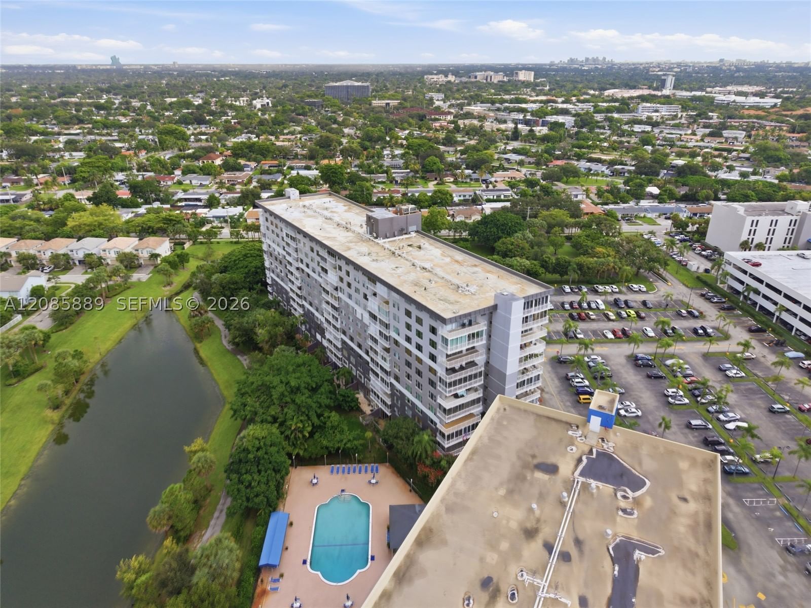Real estate property located at 3850 Washington St #808, Broward, Hillcrest East No 27 Cond, Hollywood, FL