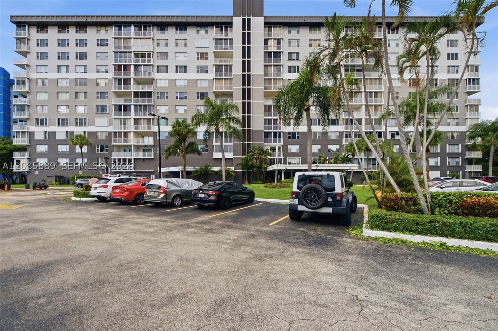 Real estate property located at 3850 Washington St #808, Broward, Hillcrest East No 27 Cond, Hollywood, FL