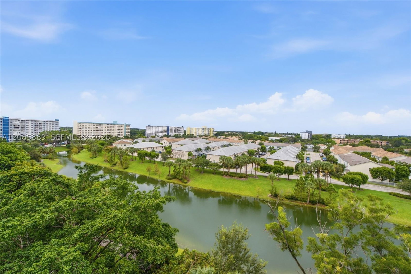 Real estate property located at 3850 Washington St #808, Broward, Hillcrest East No 27 Cond, Hollywood, FL
