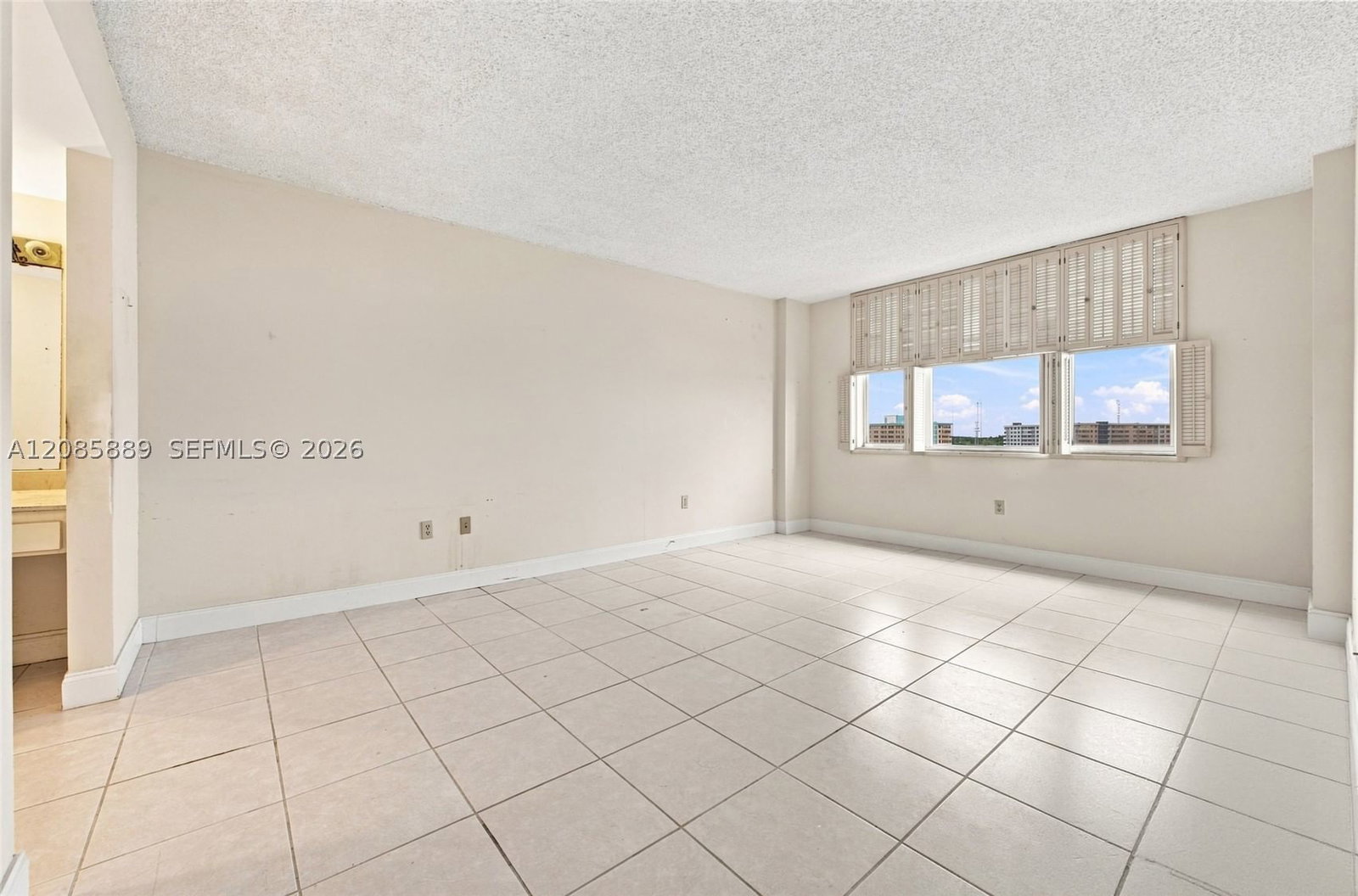 Real estate property located at 3850 Washington St #808, Broward, Hillcrest East No 27 Cond, Hollywood, FL