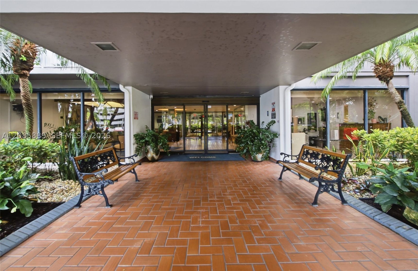 Real estate property located at 3850 Washington St #808, Broward, Hillcrest East No 27 Cond, Hollywood, FL