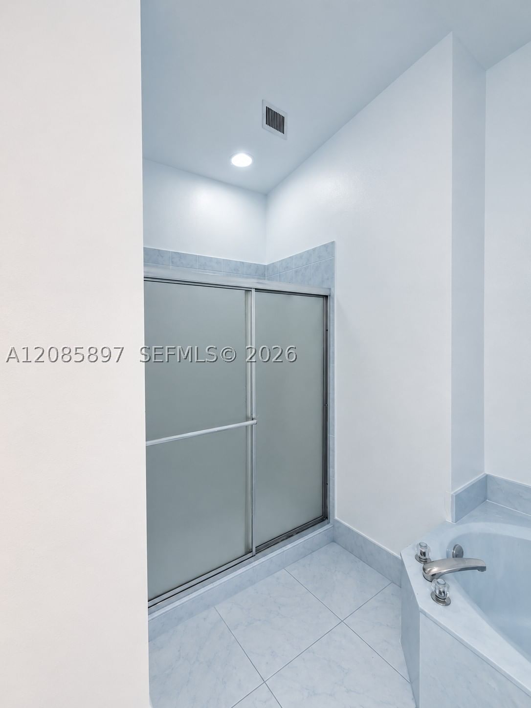 Real estate property located at 3071 La Mirage Dr, Broward, S & R Of Inverrary Par F, Lauderhill, FL