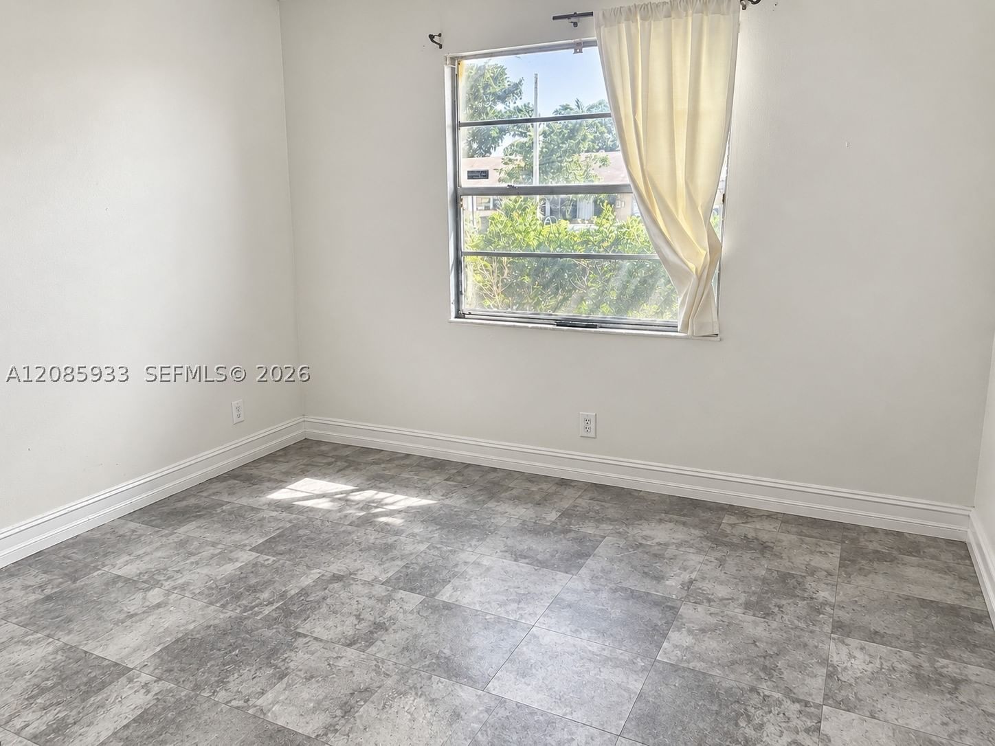 Real estate property located at 401 43rd St, Broward, Lake Island, Deerfield Beach, FL
