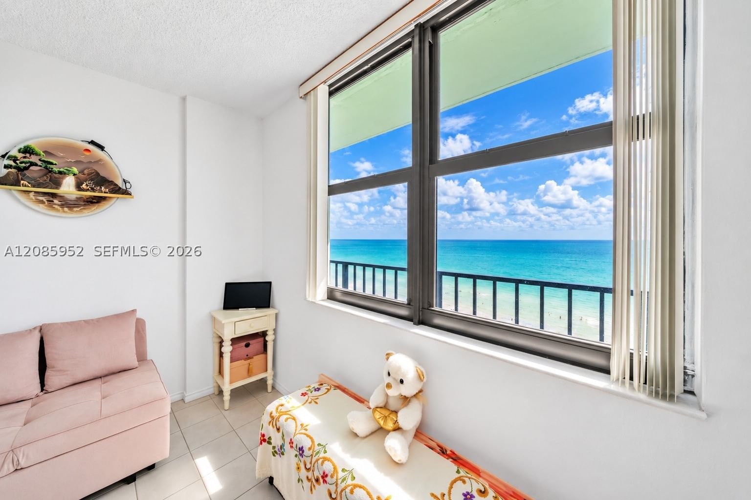 Real estate property located at 2401 Ocean Dr #1702, Broward, Britannia At Quadomain Co, Hollywood, FL