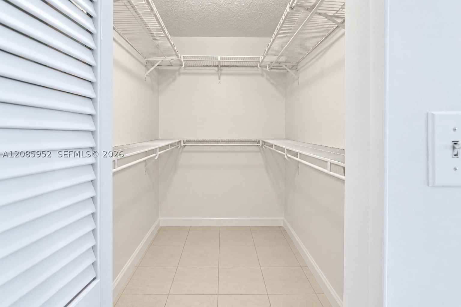 Real estate property located at 2401 Ocean Dr #1702, Broward, Britannia At Quadomain Co, Hollywood, FL