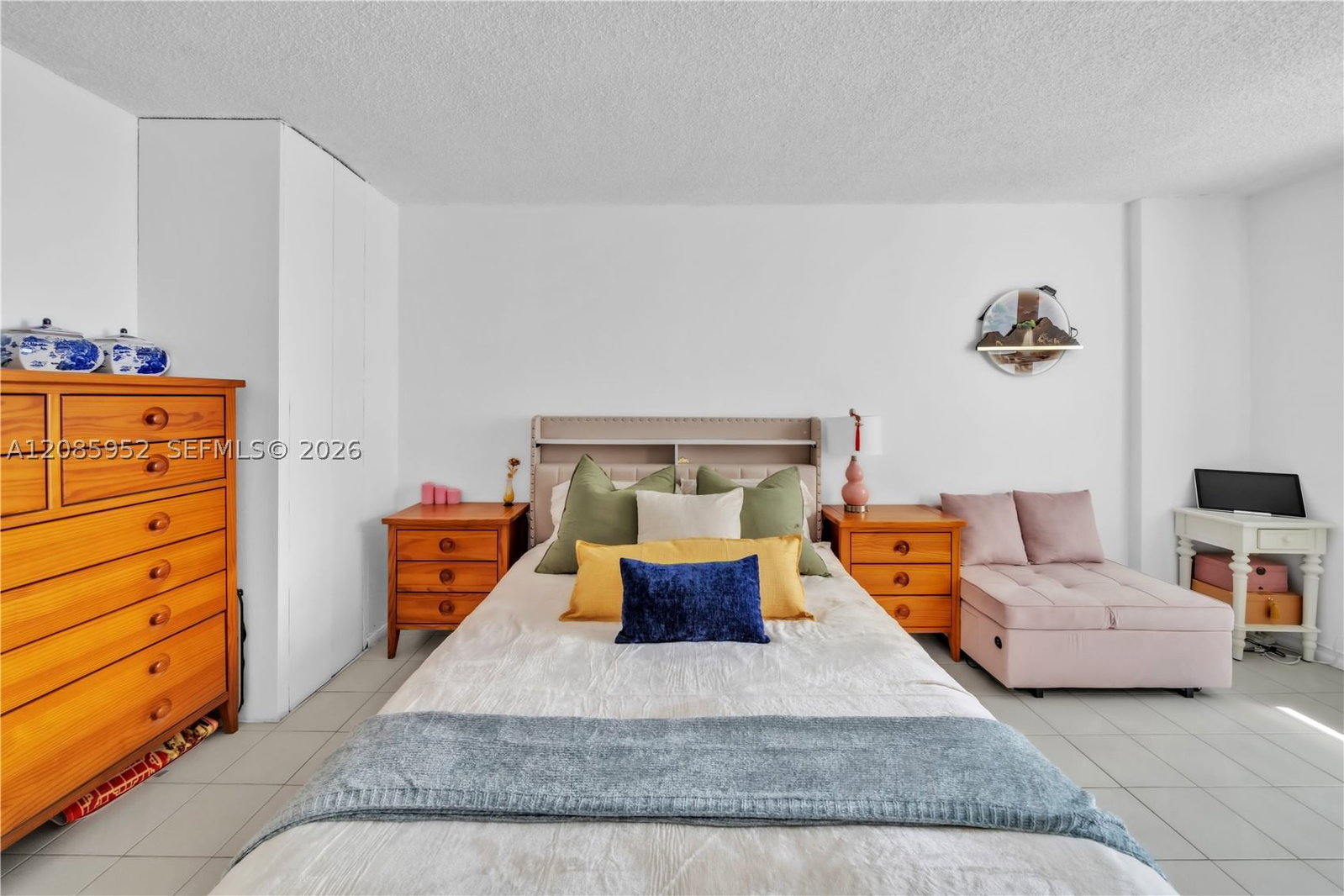 Real estate property located at 2401 Ocean Dr #1702, Broward, Britannia At Quadomain Co, Hollywood, FL
