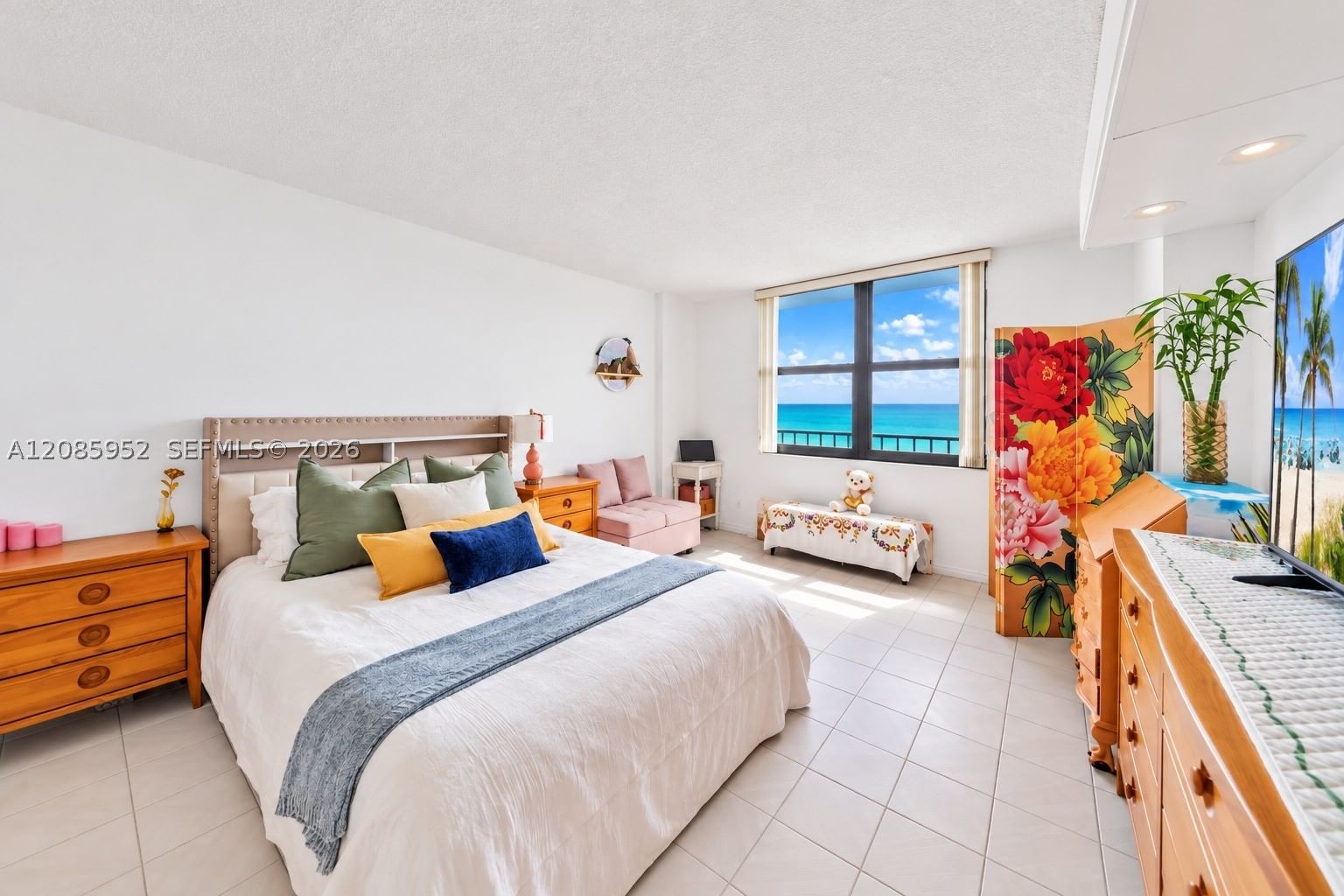 Real estate property located at 2401 Ocean Dr #1702, Broward, Britannia At Quadomain Co, Hollywood, FL