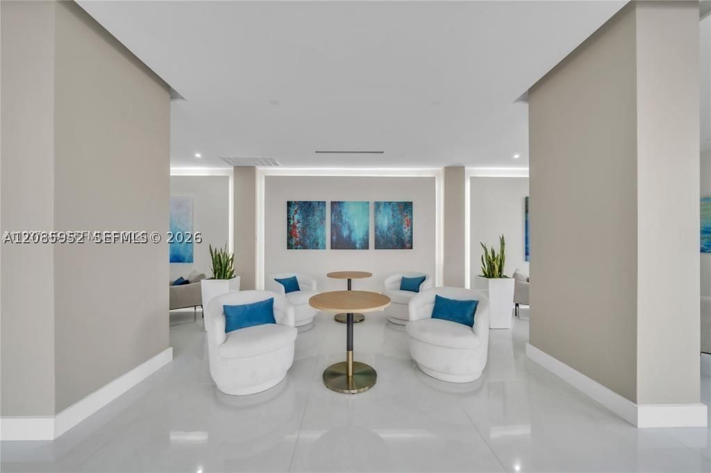 Real estate property located at 2401 Ocean Dr #1702, Broward, Britannia At Quadomain Co, Hollywood, FL
