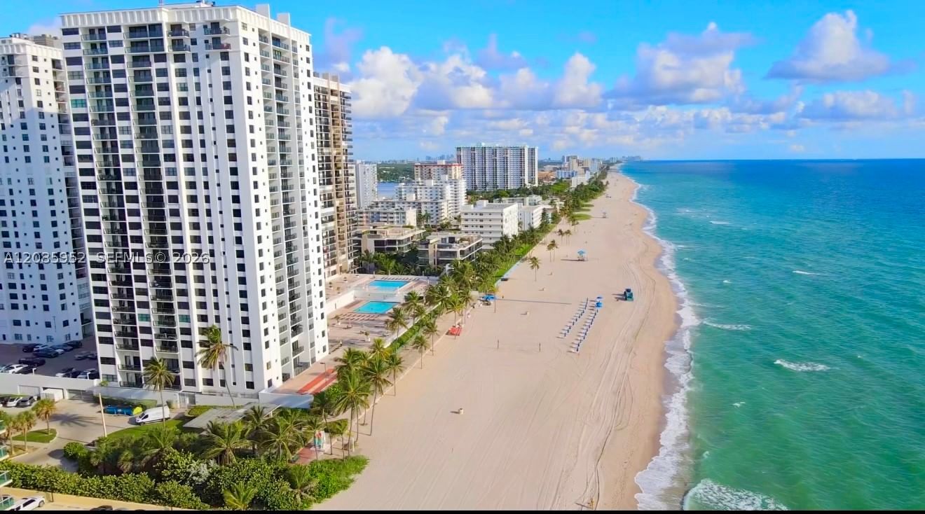 Real estate property located at 2401 Ocean Dr #1702, Broward, Britannia At Quadomain Co, Hollywood, FL