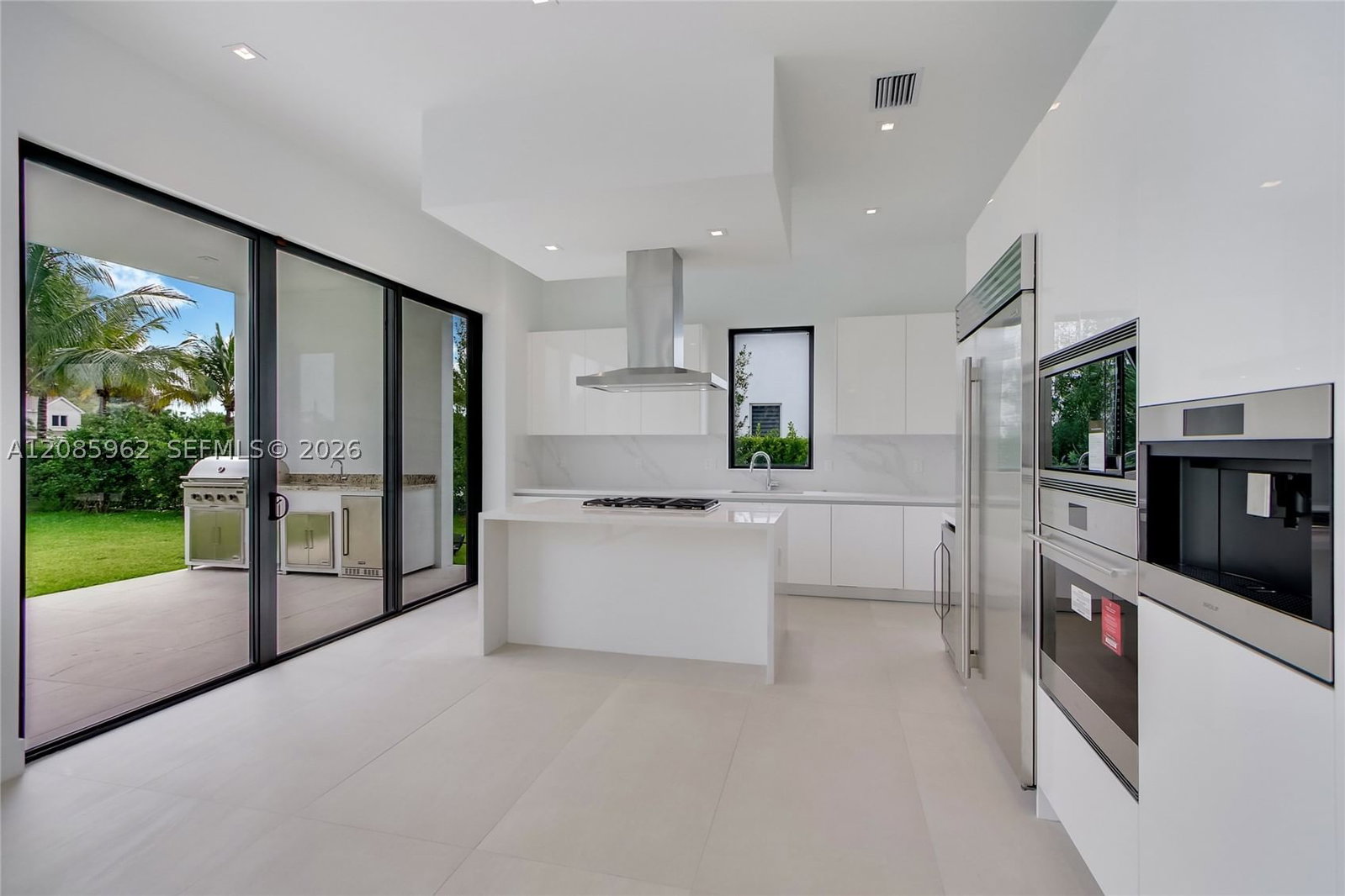 Real estate property located at 16492 Botaniko Dr S, Broward, Weston Estates, Weston, FL