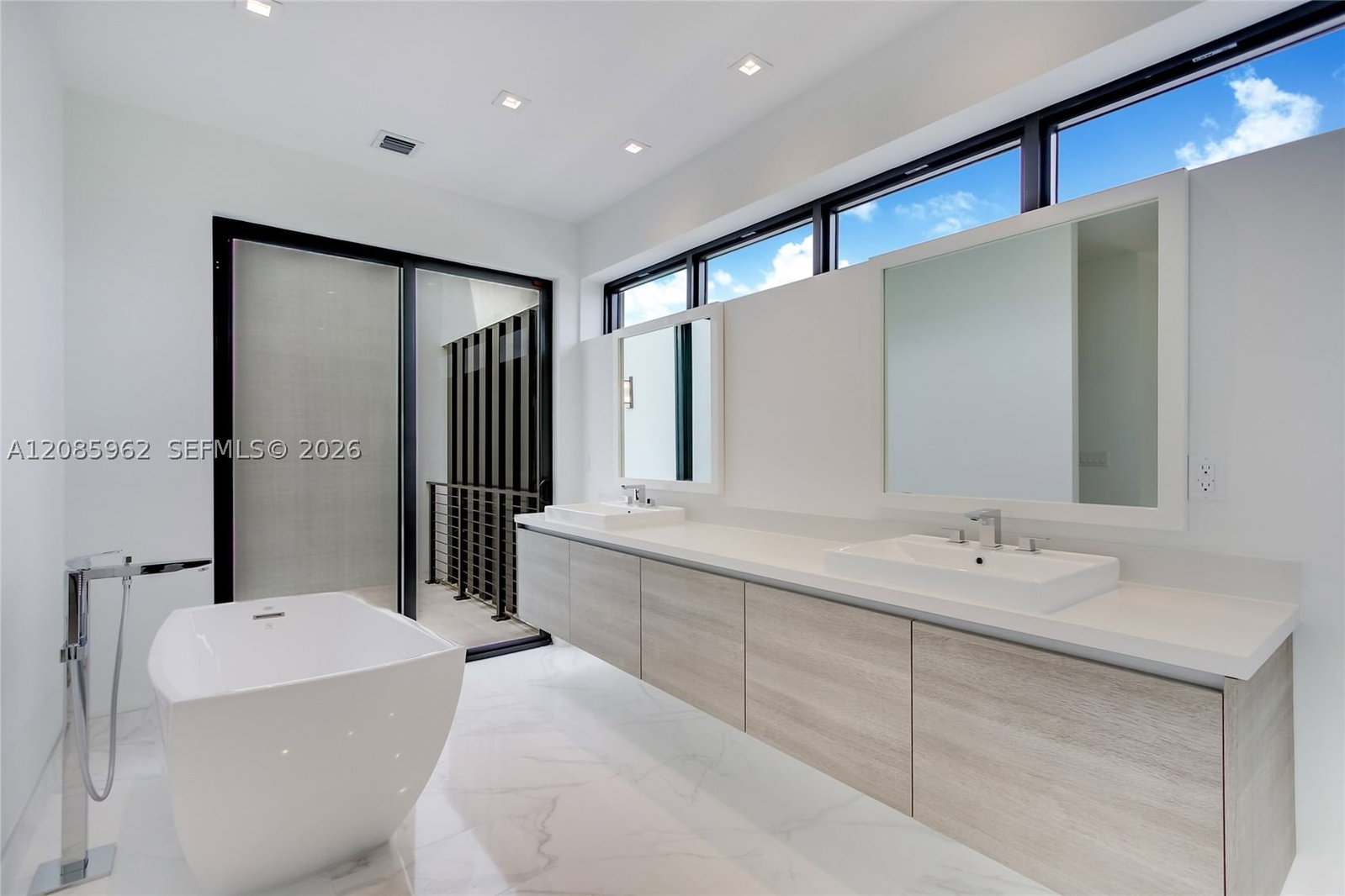 Real estate property located at 16492 Botaniko Dr S, Broward, Weston Estates, Weston, FL