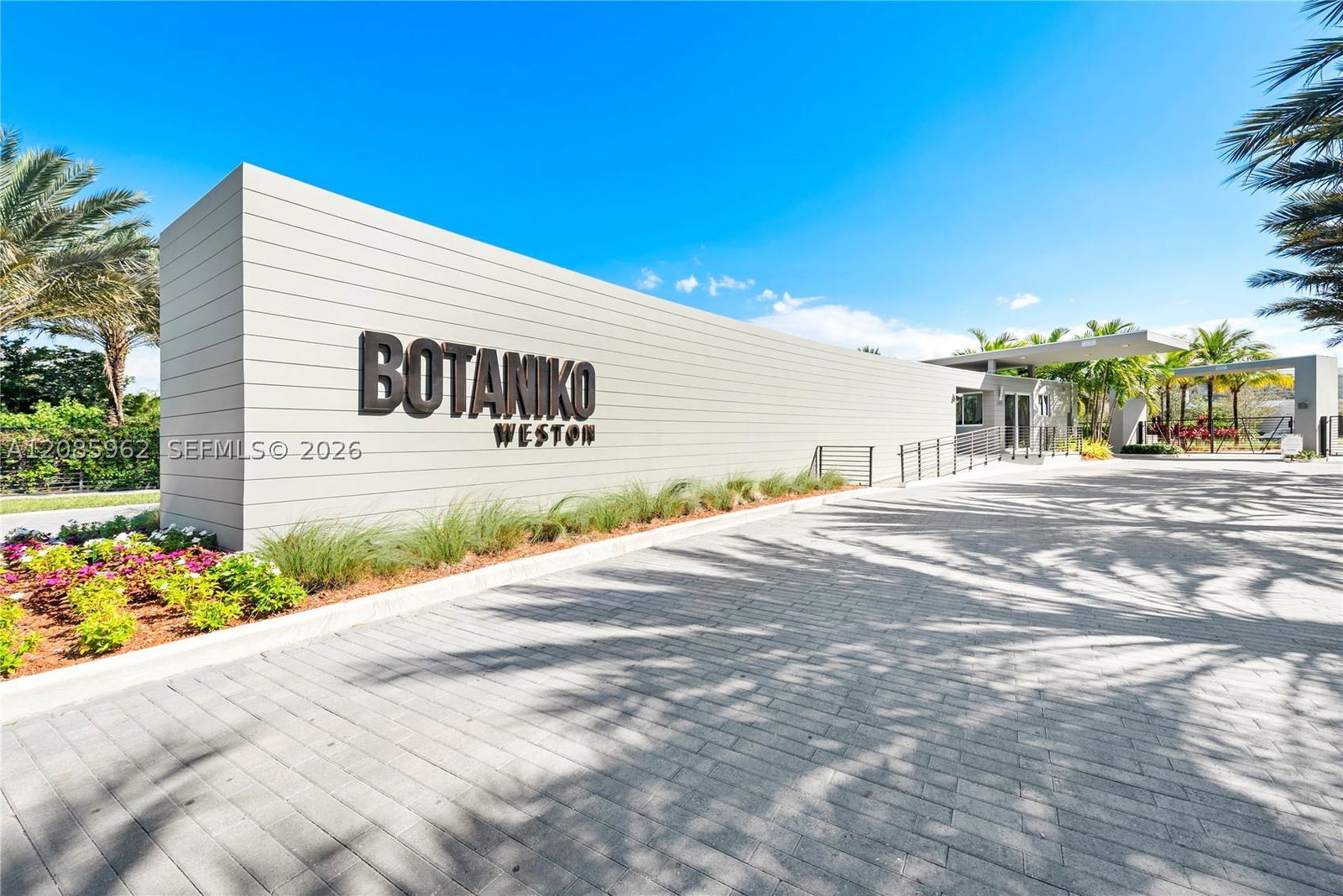 Real estate property located at 16492 Botaniko Dr S, Broward, Weston Estates, Weston, FL