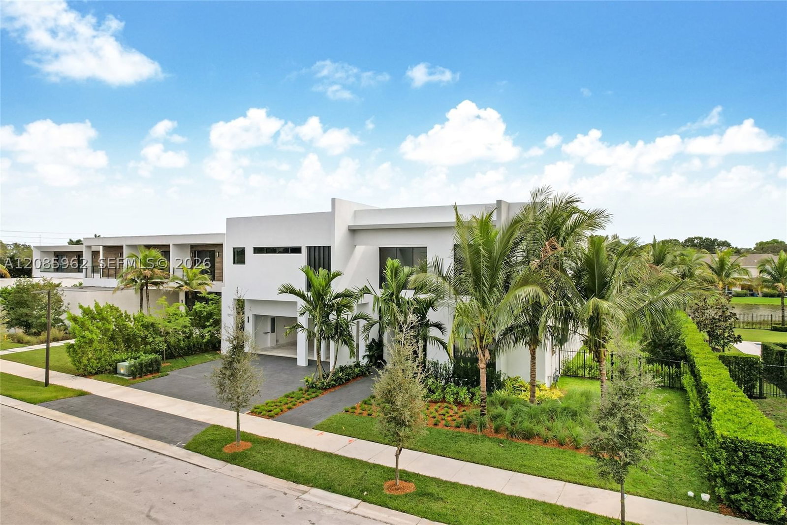 Real estate property located at 16492 Botaniko Dr S, Broward, Weston Estates, Weston, FL