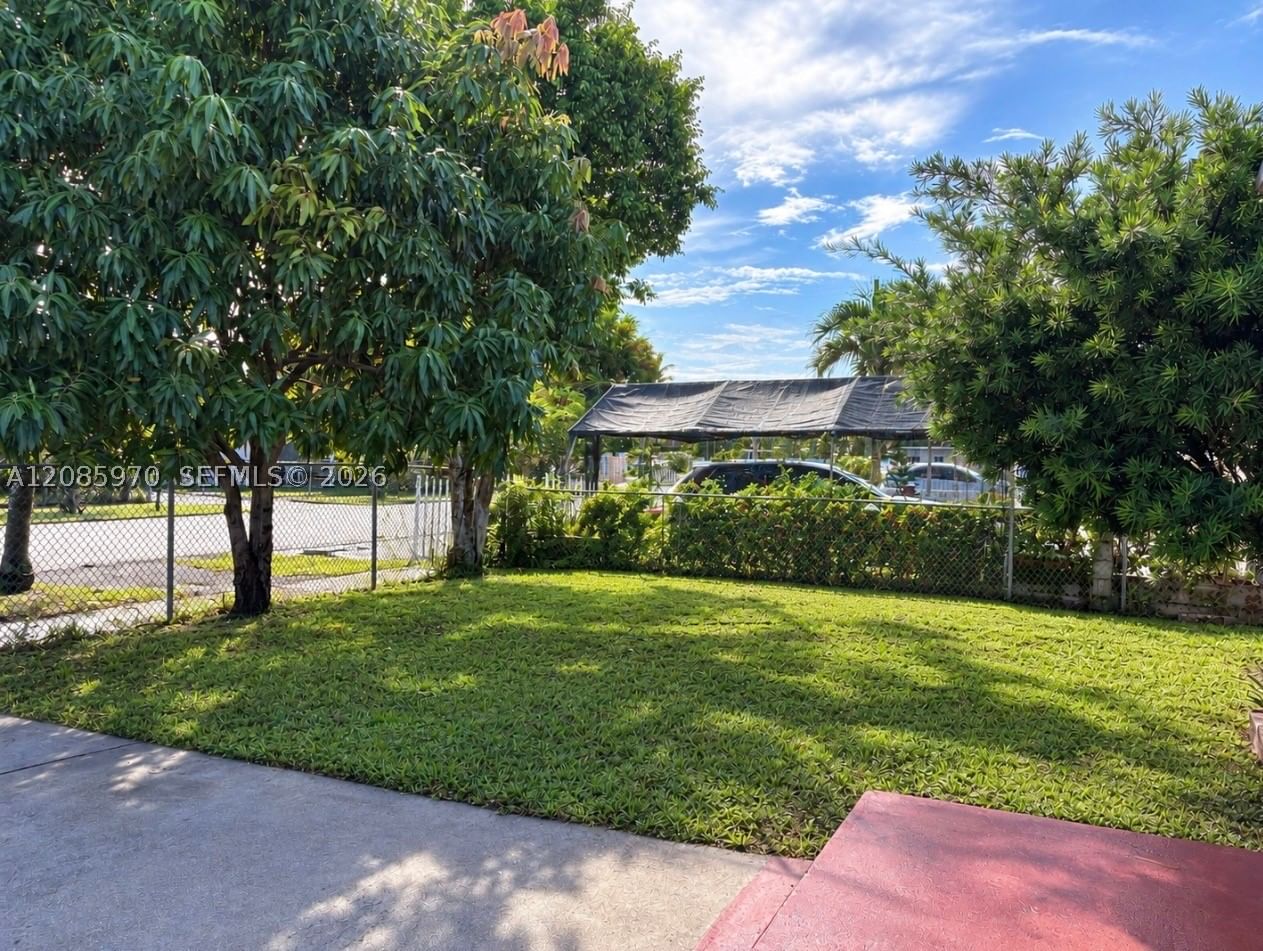Real estate property located at 1010 8th Ct, Miami-dade, Sun-tan Village Sec 4, Hialeah, FL