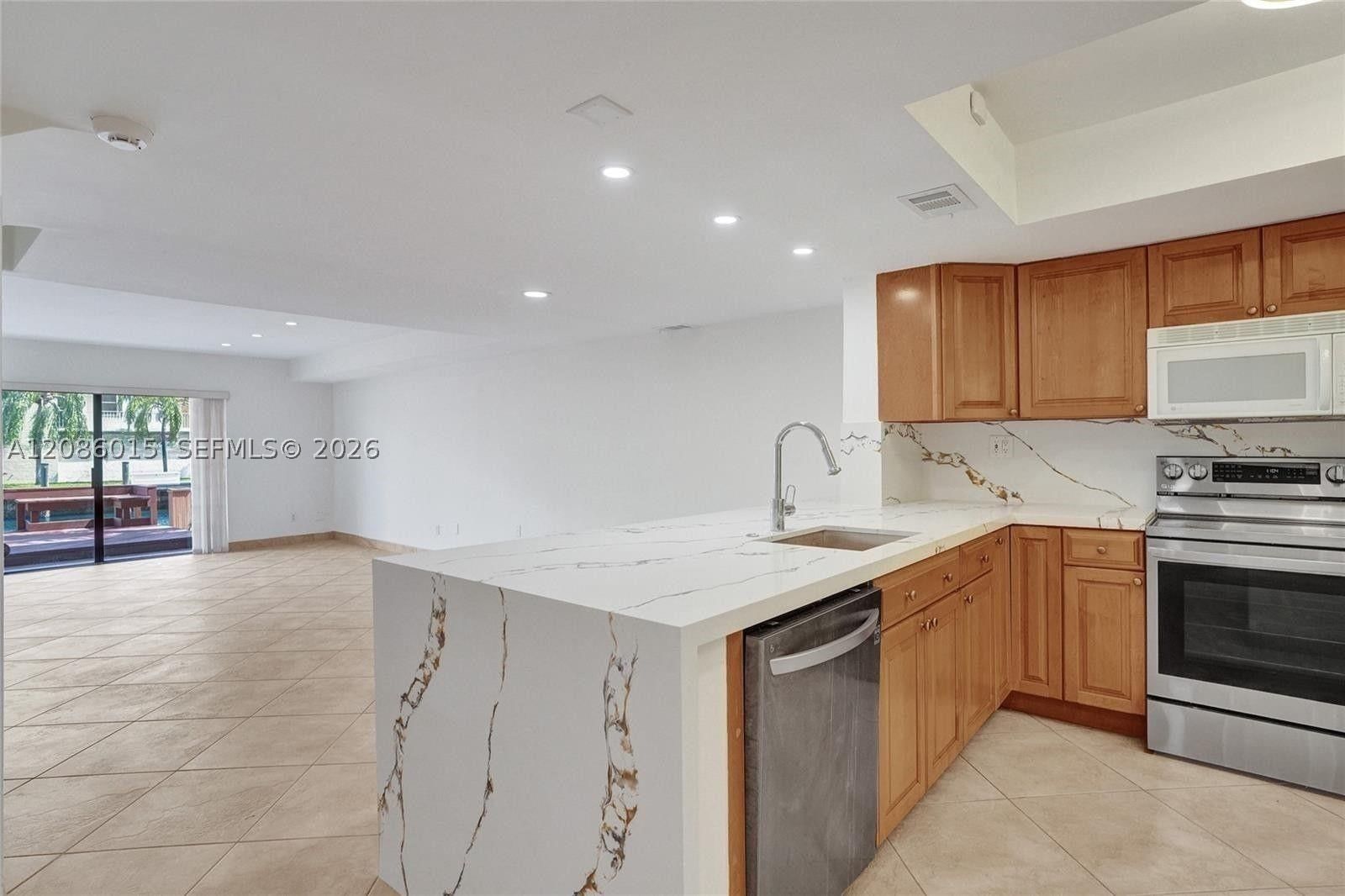 Real estate property located at 2689 165th St #56, Miami-dade, Lakeview Townhouses Condo, North Miami Beach, FL