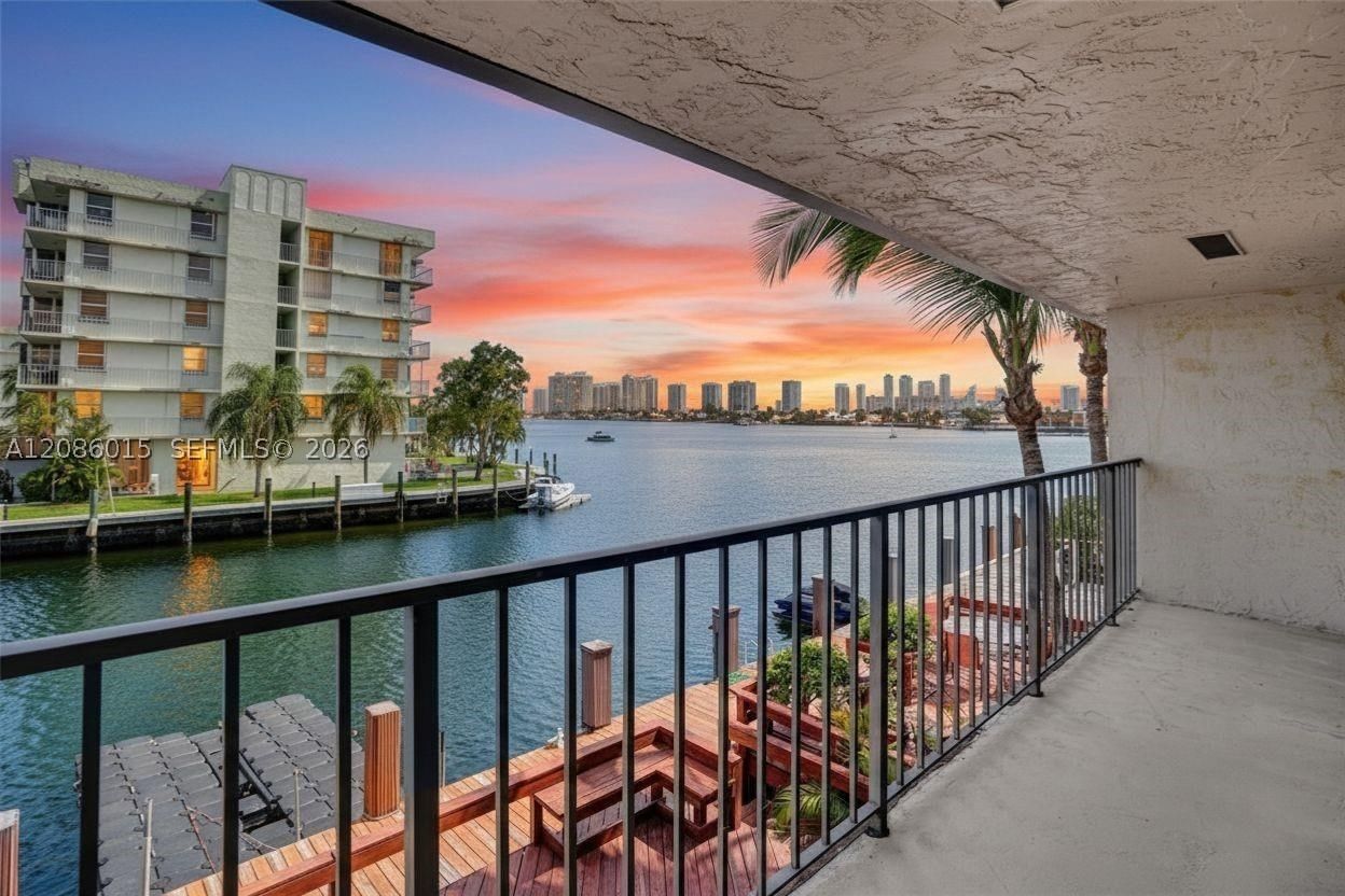 Real estate property located at 2689 165th St #56, Miami-dade, Lakeview Townhouses Condo, North Miami Beach, FL