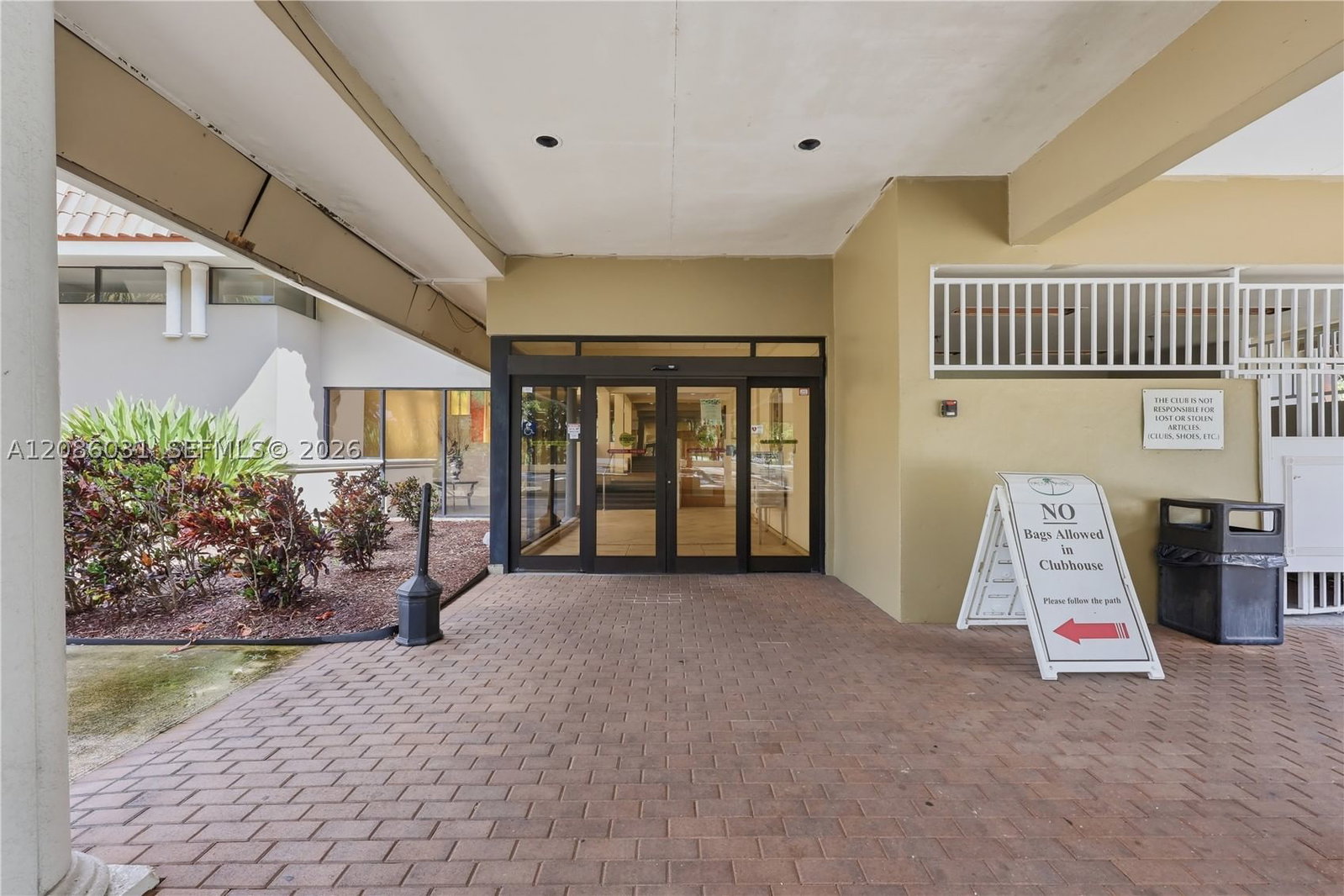 Real estate property located at 555 Oaks Ln #309, Broward, No 67 Palm-aire Country C, Pompano Beach, FL