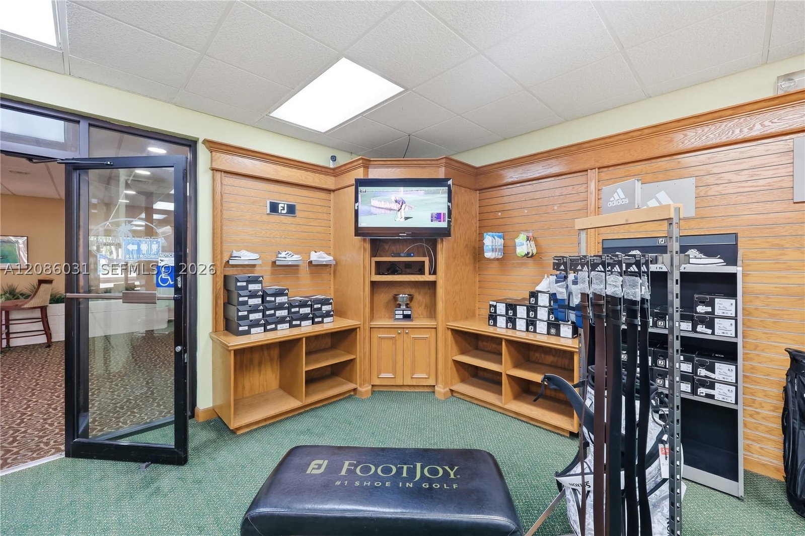 Real estate property located at 555 Oaks Ln #309, Broward, No 67 Palm-aire Country C, Pompano Beach, FL