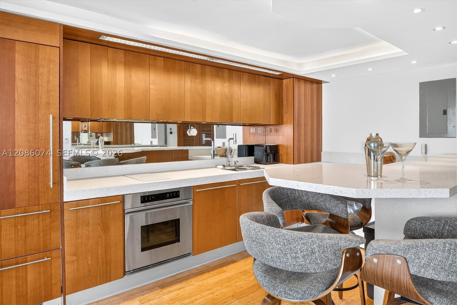 Real estate property located at 401 Ocean Dr #518, Miami-dade, The Presidential Condo, Miami Beach, FL