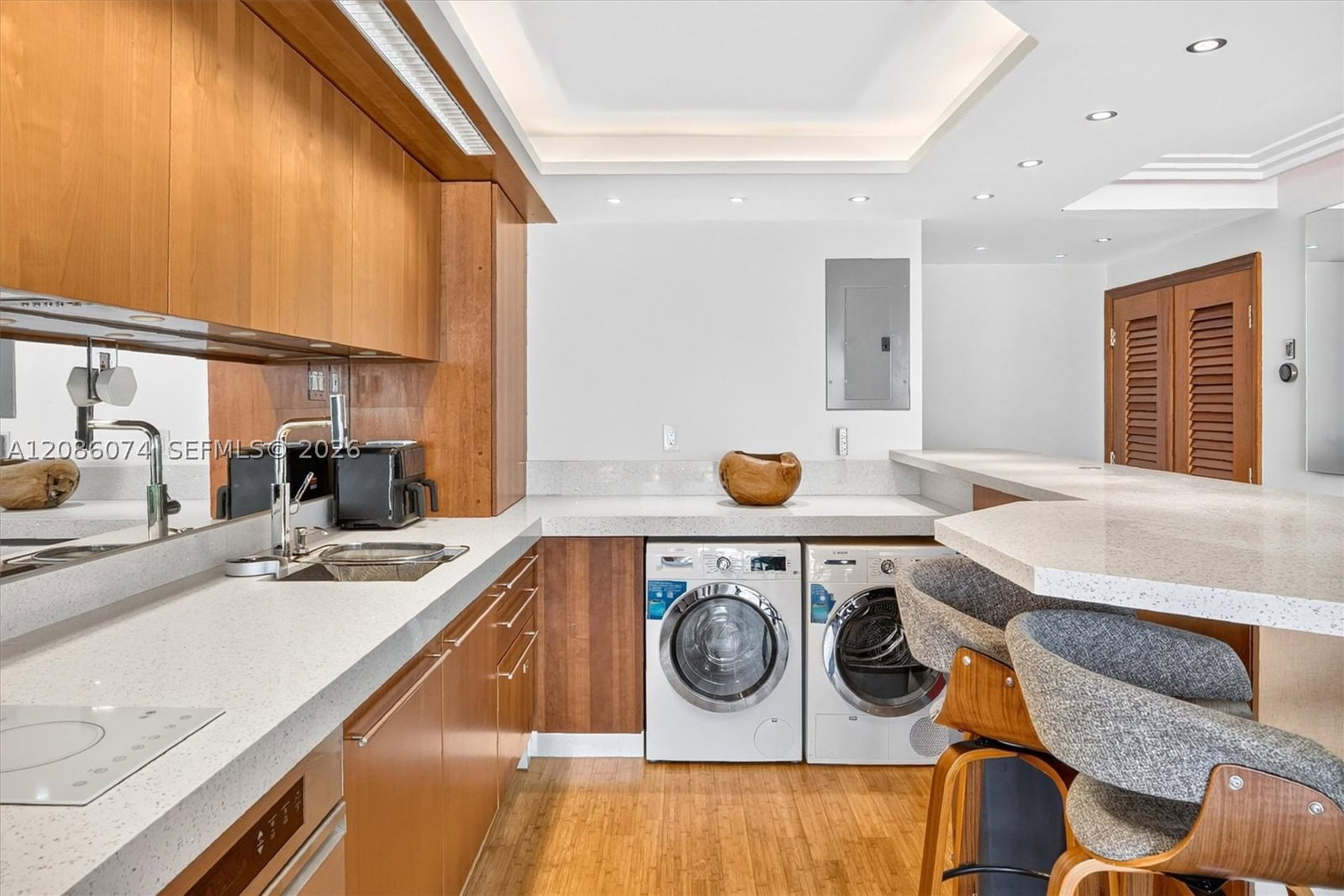Real estate property located at 401 Ocean Dr #518, Miami-dade, The Presidential Condo, Miami Beach, FL
